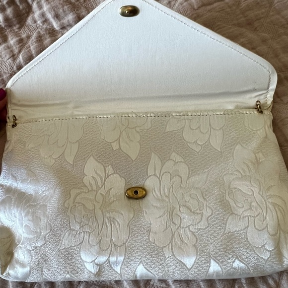 Vintage White Clutch with Rose Pattern - Picture 3 of 5